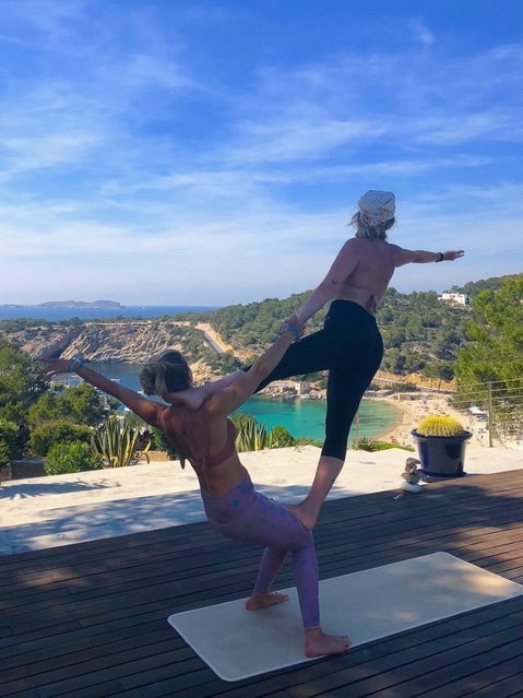 Acro Yoga